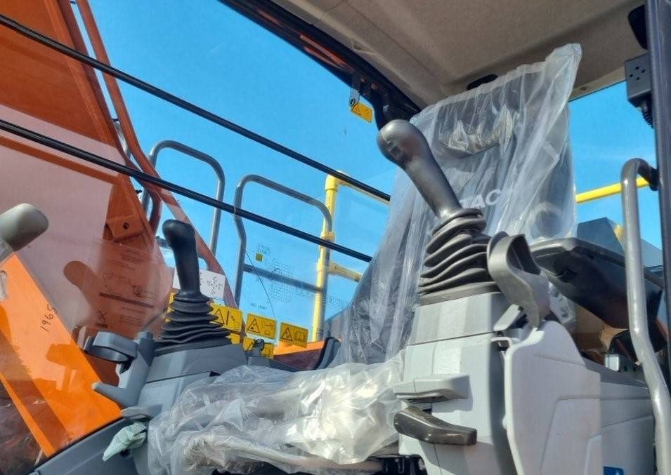 Hitachi ZX160LC-7 KUIN UUSI - Paletli ekskavatör: fotoğraf 4 Hitachi ZX160LC-7 KUIN UUSI - Paletli ekskavatör: fotoğraf 4