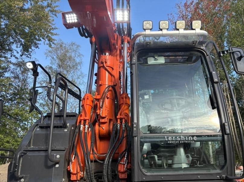Hitachi ZX170W-6 + Peräkärry 2-akselinen - Tekerlekli ekskavatör: fotoğraf 5 Hitachi ZX170W-6 + Peräkärry 2-akselinen - Tekerlekli ekskavatör: fotoğraf 5