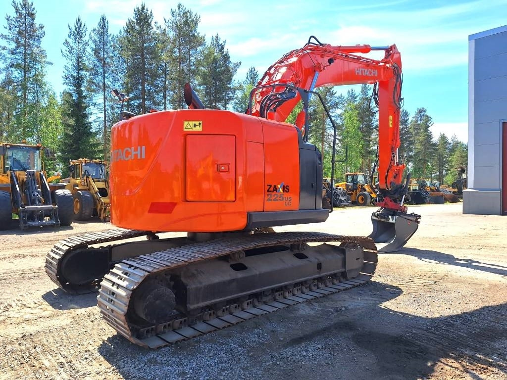 Hitachi ZX225USLC-5 PYÖRITTÄJÄ+PIHDIT YM. - Paletli ekskavatör: fotoğraf 4 Hitachi ZX225USLC-5 PYÖRITTÄJÄ+PIHDIT YM. - Paletli ekskavatör: fotoğraf 4