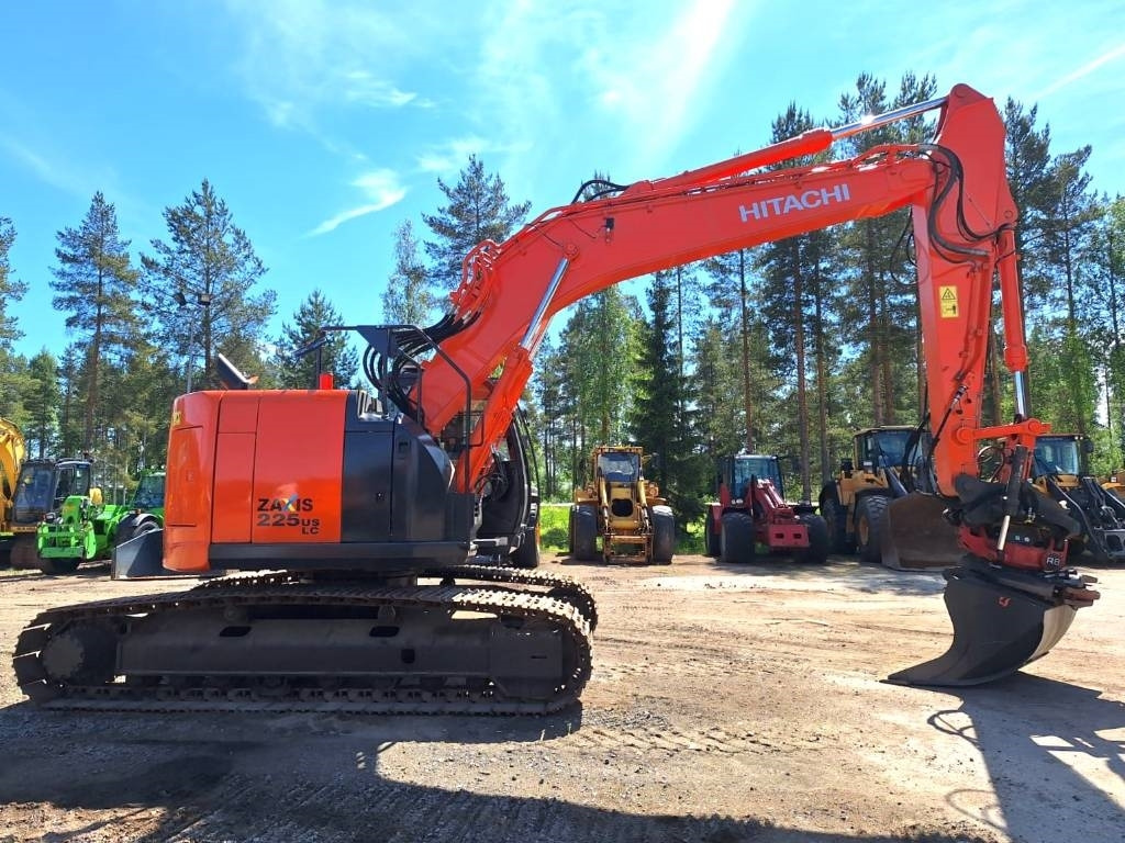 Hitachi ZX225USLC-5 PYÖRITTÄJÄ+PIHDIT YM. - Paletli ekskavatör: fotoğraf 5 Hitachi ZX225USLC-5 PYÖRITTÄJÄ+PIHDIT YM. - Paletli ekskavatör: fotoğraf 5
