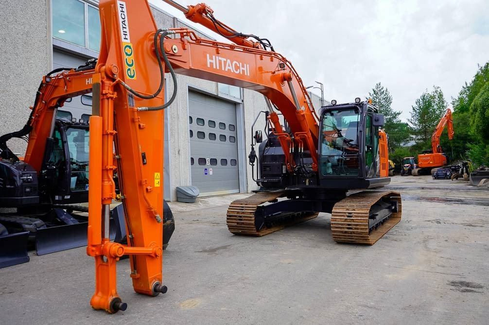 Hitachi ZX225USLC-6 - Paletli ekskavatör: fotoğraf 3 Hitachi ZX225USLC-6 - Paletli ekskavatör: fotoğraf 3