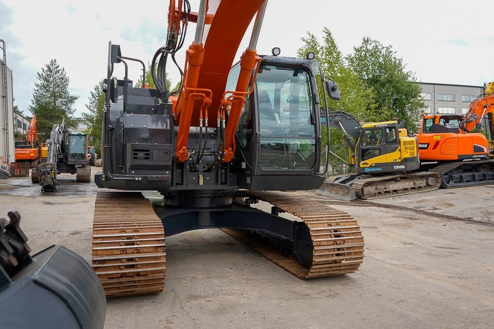 Hitachi ZX225USLC-6 - Paletli ekskavatör: fotoğraf 5 Hitachi ZX225USLC-6 - Paletli ekskavatör: fotoğraf 5