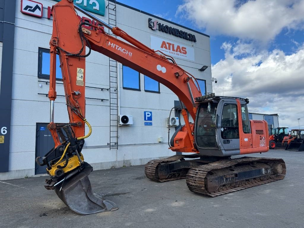 Hitachi ZX225USR PYÖRITTÄJÄLLÄ - Paletli ekskavatör: fotoğraf 2 Hitachi ZX225USR PYÖRITTÄJÄLLÄ - Paletli ekskavatör: fotoğraf 2
