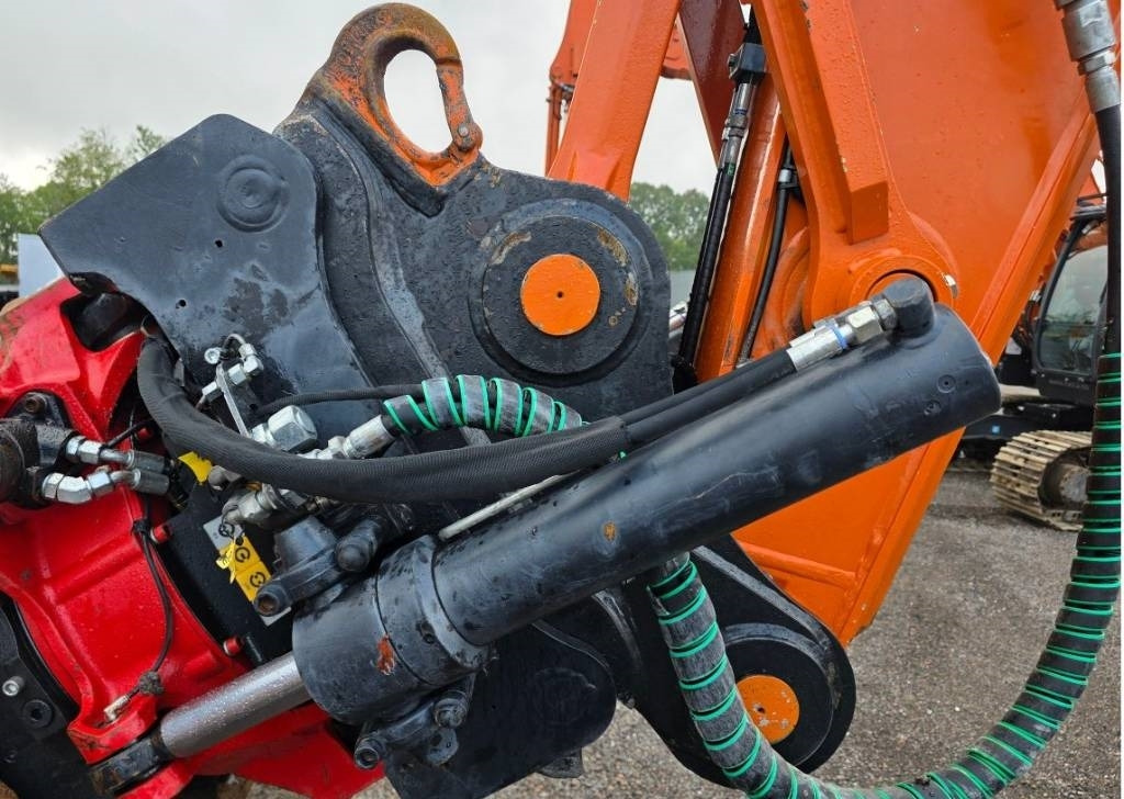 Hitachi ZX225USRLC-6 - Paletli ekskavatör: fotoğraf 5 Hitachi ZX225USRLC-6 - Paletli ekskavatör: fotoğraf 5