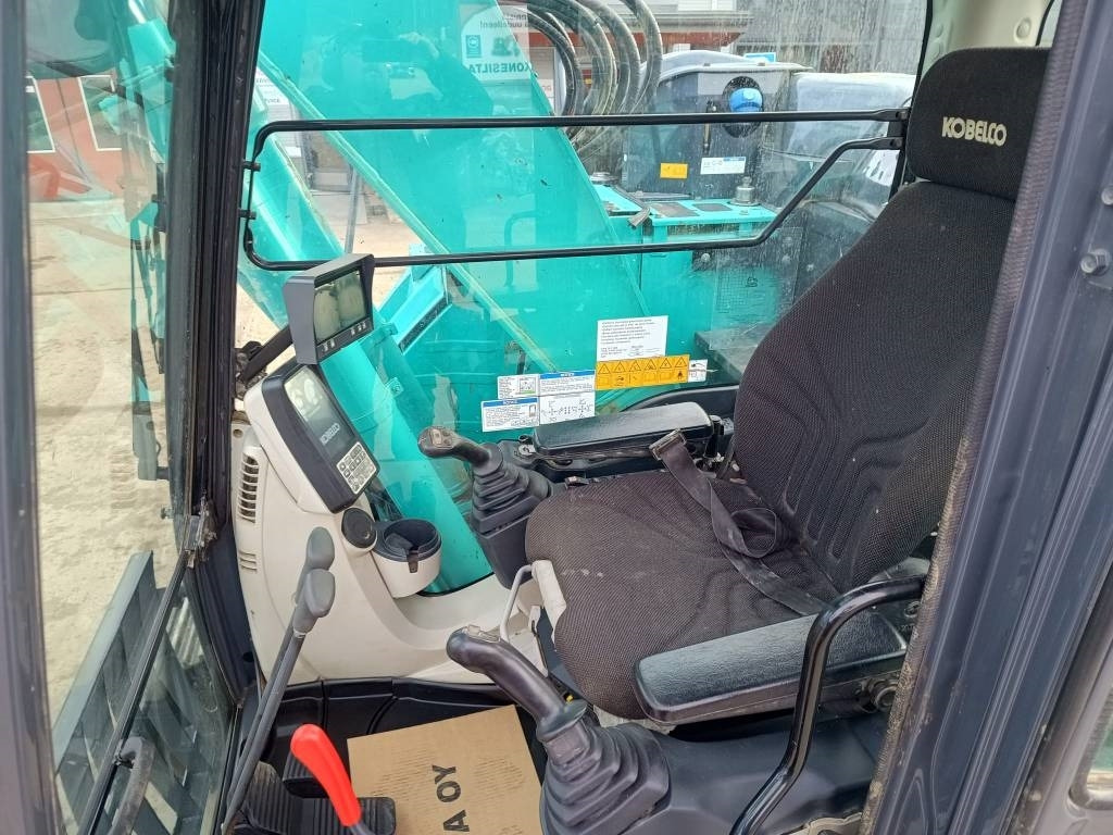 Paletli ekskavatör Kobelco SK140SRL-5 -SUOALUSTA-: fotoğraf 16