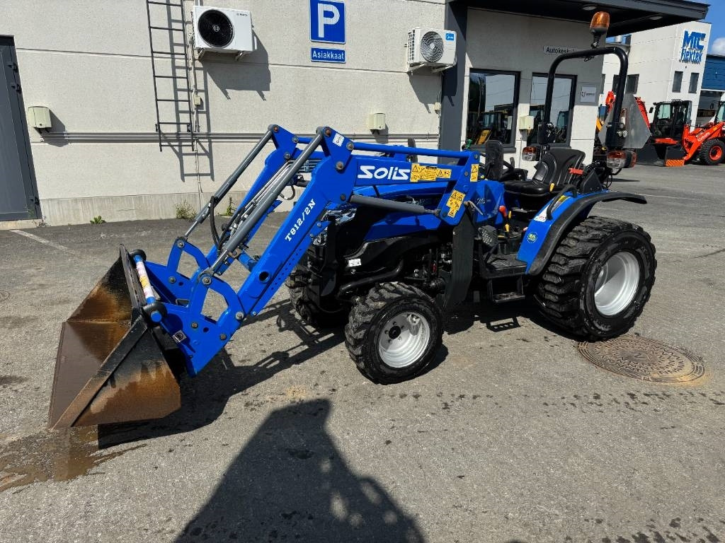 Solis 26 4WD Etukuormaajalla - Traktör: fotoğraf 3 Solis 26 4WD Etukuormaajalla - Traktör: fotoğraf 3