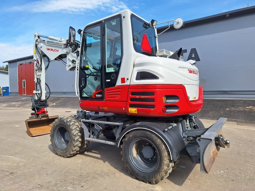 Takeuchi TB295W KÄRRY, PYÖRITTÄJÄ, 5-KAUHAA - Tekerlekli ekskavatör: fotoğraf 2 Takeuchi TB295W KÄRRY, PYÖRITTÄJÄ, 5-KAUHAA - Tekerlekli ekskavatör: fotoğraf 2