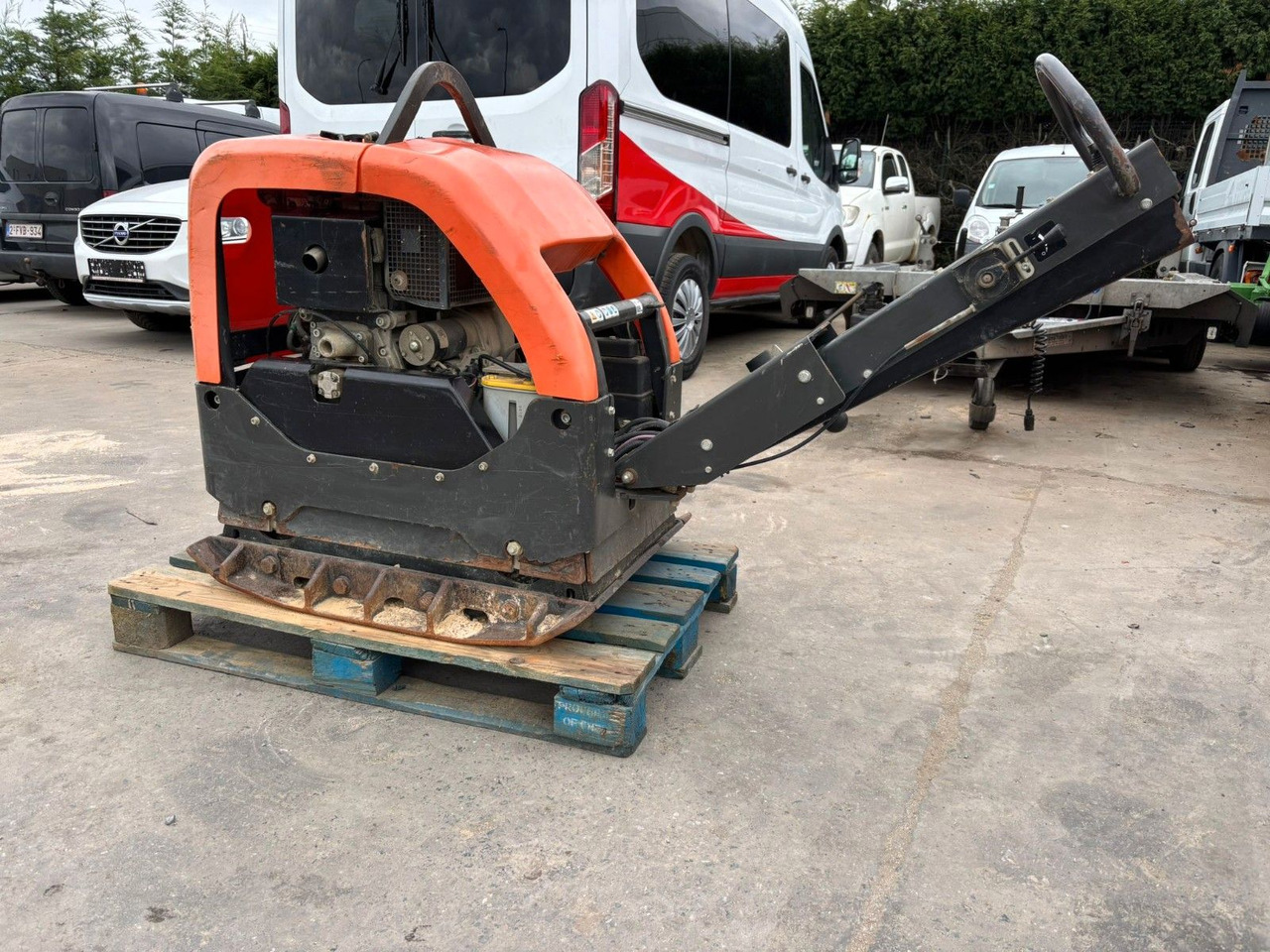 Plate Wals Husqvarna LG504 - Titreşimli kompaktör: fotoğraf 1 Plate Wals Husqvarna LG504 - Titreşimli kompaktör: fotoğraf 1