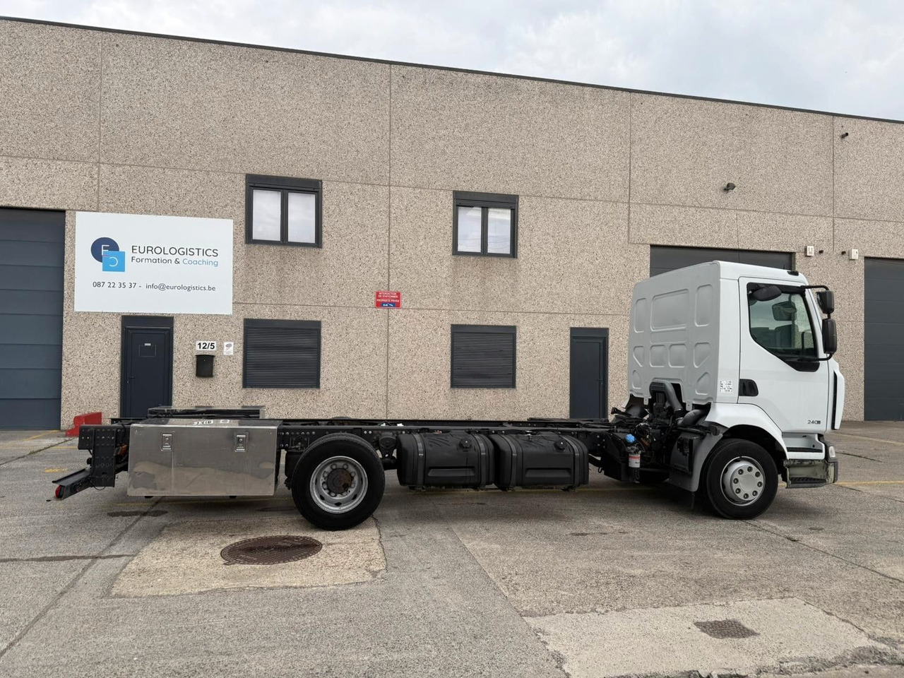 Renault Midlum 240dXi. Klima. 225.000km. - Şasi kamyon: fotoğraf 3 Renault Midlum 240dXi. Klima. 225.000km. - Şasi kamyon: fotoğraf 3