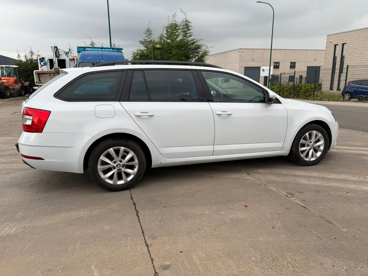 Skoda Octavia 1.6 TDI Klima. Navi. Tempomat. - Station wagon: fotoğraf 5 Skoda Octavia 1.6 TDI Klima. Navi. Tempomat. - Station wagon: fotoğraf 5