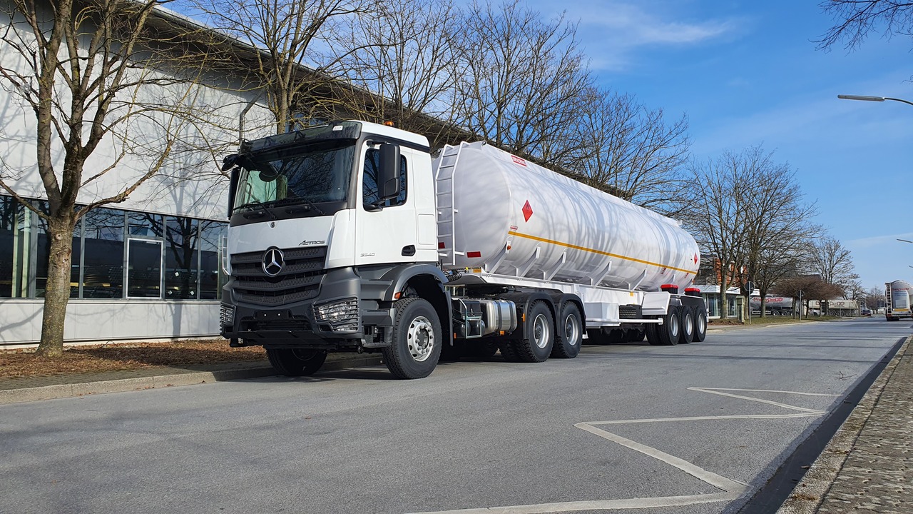 Sievering 40000 LITRE ADR FUEL TANK SEMI-TRAILER FOR MERCEDES ACTROS - Tanker dorse: fotoğraf 2 Sievering 40000 LITRE ADR FUEL TANK SEMI-TRAILER FOR MERCEDES ACTROS - Tanker dorse: fotoğraf 2