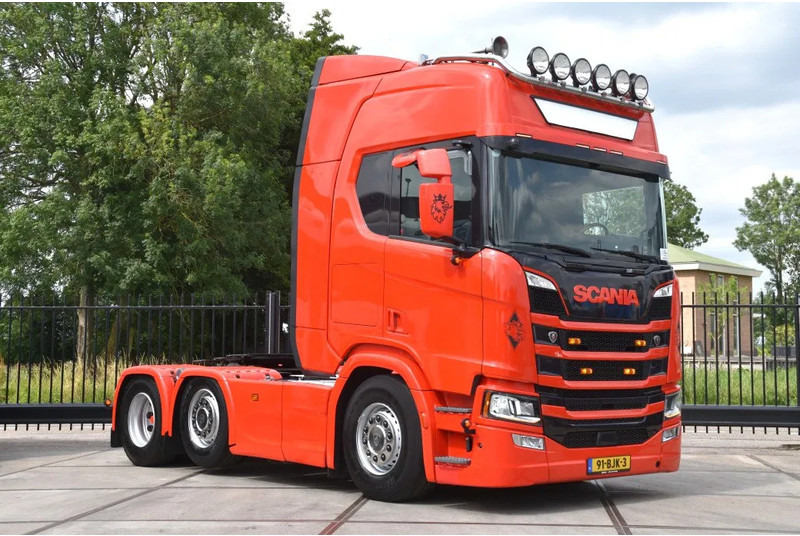 Scania R450 NGS 6x2/4NB - RETARDER - FULL AIR - 748 TKM - LEATHER SEATS - NAVI - 2 x FUEL TANKS - LED LIGHTS - - Çekici: fotoğraf 1 Scania R450 NGS 6x2/4NB - RETARDER - FULL AIR - 748 TKM - LEATHER SEATS - NAVI - 2 x FUEL TANKS - LED LIGHTS - - Çekici: fotoğraf 1