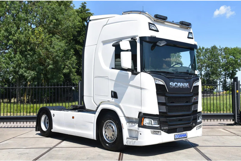 Scania R520 V8 NGS 4x2 - RETARDER - 504 TKM - PARK. AIRCO - ACC - NAVI - 2 x FUEL TANKS - LED LIGHTS - - Çekici: fotoğraf 1 Scania R520 V8 NGS 4x2 - RETARDER - 504 TKM - PARK. AIRCO - ACC - NAVI - 2 x FUEL TANKS - LED LIGHTS - - Çekici: fotoğraf 1