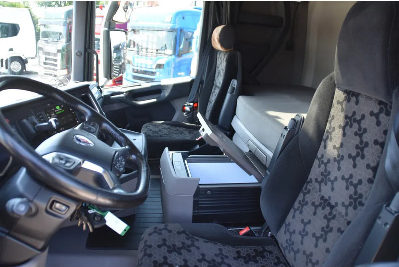 Scania R520 V8 NGS 4x2 - RETARDER - 504 TKM - PARK. AIRCO - ACC - NAVI - 2 x FUEL TANKS - LED LIGHTS - - Çekici: fotoğraf 5 Scania R520 V8 NGS 4x2 - RETARDER - 504 TKM - PARK. AIRCO - ACC - NAVI - 2 x FUEL TANKS - LED LIGHTS - - Çekici: fotoğraf 5