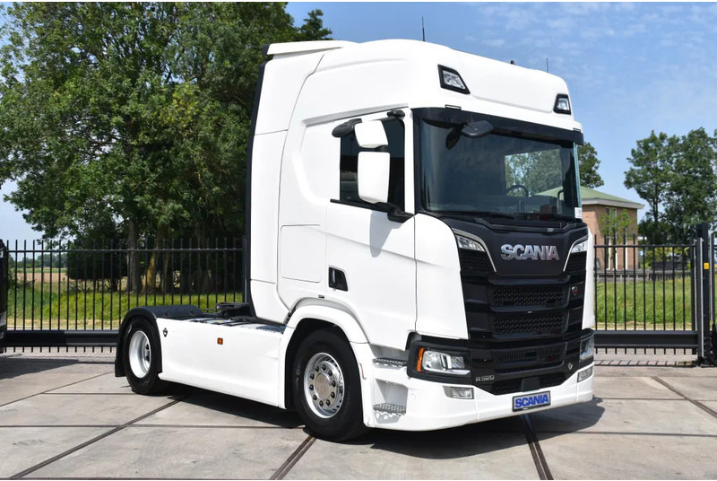 Scania R520 V8 NGS 4x2 - RETARDER - 523 TKM - PARK. AIRCO - ACC - NAVI - 2 x FUEL TANKS - LED LIGHTS - - Çekici: fotoğraf 1 Scania R520 V8 NGS 4x2 - RETARDER - 523 TKM - PARK. AIRCO - ACC - NAVI - 2 x FUEL TANKS - LED LIGHTS - - Çekici: fotoğraf 1