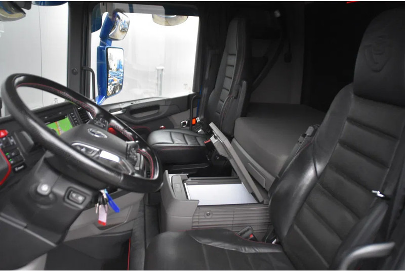 Scania S520 V8 NGS 4x2NB - RETARDER - 691 TKM - FULL AIR - PARK. AIRCO - 2 x FUEL TANKS - LED - PAINTED WHEELS - LIKE NEW ! - Çekici: fotoğraf 5 Scania S520 V8 NGS 4x2NB - RETARDER - 691 TKM - FULL AIR - PARK. AIRCO - 2 x FUEL TANKS - LED - PAINTED WHEELS - LIKE NEW ! - Çekici: fotoğraf 5
