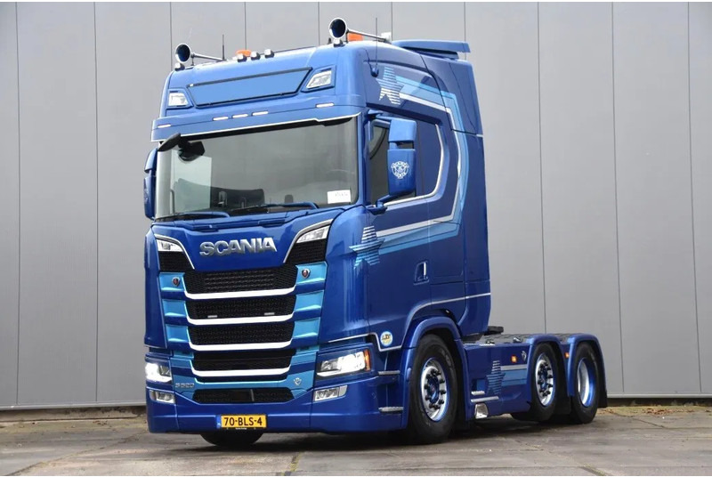 Scania S520 V8 NGS 4x2NB - RETARDER - 691 TKM - FULL AIR - PARK. AIRCO - 2 x FUEL TANKS - LED - PAINTED WHEELS - LIKE NEW ! - Çekici: fotoğraf 2 Scania S520 V8 NGS 4x2NB - RETARDER - 691 TKM - FULL AIR - PARK. AIRCO - 2 x FUEL TANKS - LED - PAINTED WHEELS - LIKE NEW ! - Çekici: fotoğraf 2