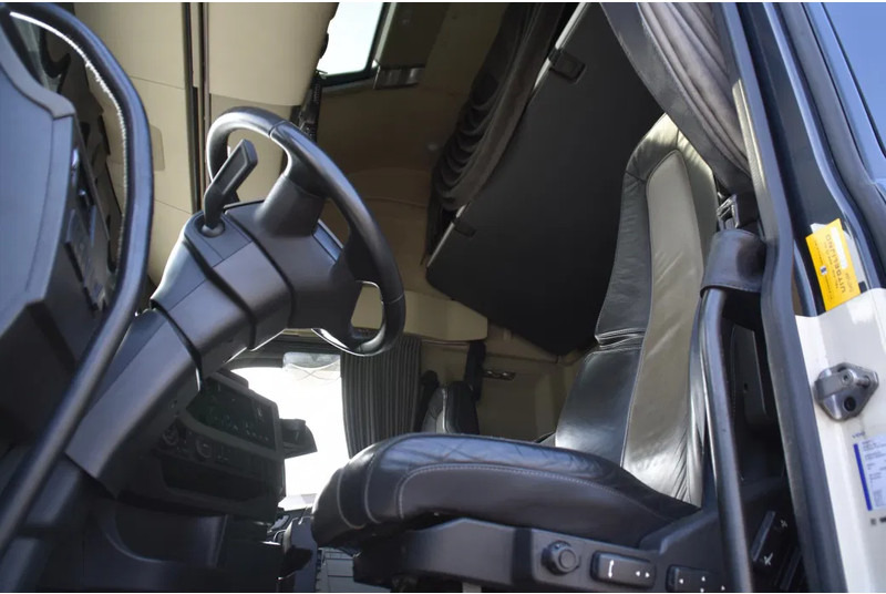 Volvo FH 16.750 Globetrotter XL 6x2 - RETARDER - FULL AIR - PARK. AIRCO - DYNAMIC STEERING - SLIDING FIFTH WHEEL - ALCOA'S - TOP CONDI - Çekici: fotoğraf 4 Volvo FH 16.750 Globetrotter XL 6x2 - RETARDER - FULL AIR - PARK. AIRCO - DYNAMIC STEERING - SLIDING FIFTH WHEEL - ALCOA'S - TOP CONDI - Çekici: fotoğraf 4