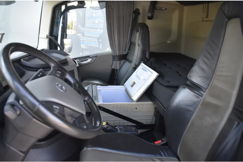 Volvo FH 16.750 Globetrotter XL 6x2 - RETARDER - FULL AIR - PARK. AIRCO - DYNAMIC STEERING - SLIDING FIFTH WHEEL - ALCOA'S - TOP CONDI - Çekici: fotoğraf 5 Volvo FH 16.750 Globetrotter XL 6x2 - RETARDER - FULL AIR - PARK. AIRCO - DYNAMIC STEERING - SLIDING FIFTH WHEEL - ALCOA'S - TOP CONDI - Çekici: fotoğraf 5