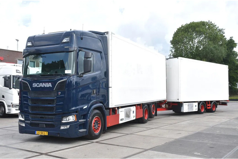 Scania S520 V8 NGS 6x2*4NB + SCHMITZ ZKO 20 - THERMO KING - RETARDER - FULL AIR - WHEELBASE: 515 CM - TOP CONDITION - - Refrijeratör kamyon: fotoğraf 1 Scania S520 V8 NGS 6x2*4NB + SCHMITZ ZKO 20 - THERMO KING - RETARDER - FULL AIR - WHEELBASE: 515 CM - TOP CONDITION - - Refrijeratör kamyon: fotoğraf 1