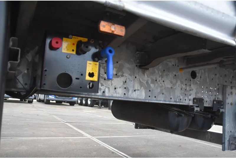 Schmitz Cargobull SCB*S3T - GALVANIZED - SLIDING CURTAINS/ROOF - DISC BRAKES - TOP CONDITION - - Tenteli dorse: fotoğraf 4 Schmitz Cargobull SCB*S3T - GALVANIZED - SLIDING CURTAINS/ROOF - DISC BRAKES - TOP CONDITION - - Tenteli dorse: fotoğraf 4