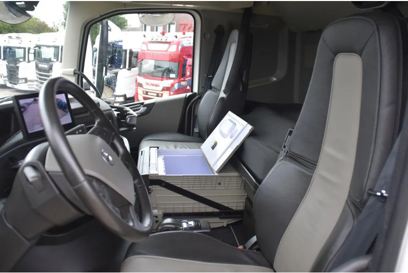 Volvo FH 500 Globe 8x2/4 - 147 TKM - PARK. AIRCO - 10 TONS FRONT AXLE - LEATHER SEATS - PTO - LED LIGHTS - TOP CONDITION - - Şasi kamyon: fotoğraf 5 Volvo FH 500 Globe 8x2/4 - 147 TKM - PARK. AIRCO - 10 TONS FRONT AXLE - LEATHER SEATS - PTO - LED LIGHTS - TOP CONDITION - - Şasi kamyon: fotoğraf 5
