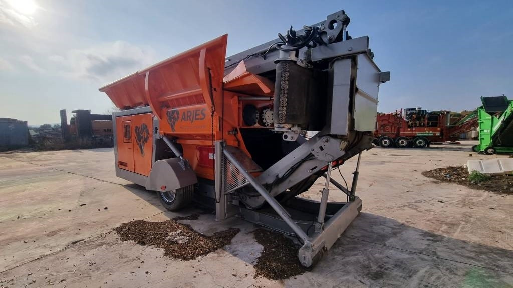 Arjes VZ 750 D - Ağaç parçalama makinesi: fotoğraf 2 Arjes VZ 750 D - Ağaç parçalama makinesi: fotoğraf 2