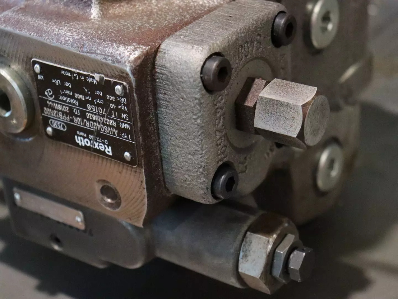 REXROTH A4VSO40DR/10R-PPB13N00 - Hidrolik motor - Malzeme taşıma ekipmanı: fotoğraf 4 REXROTH A4VSO40DR/10R-PPB13N00 - Hidrolik motor - Malzeme taşıma ekipmanı: fotoğraf 4