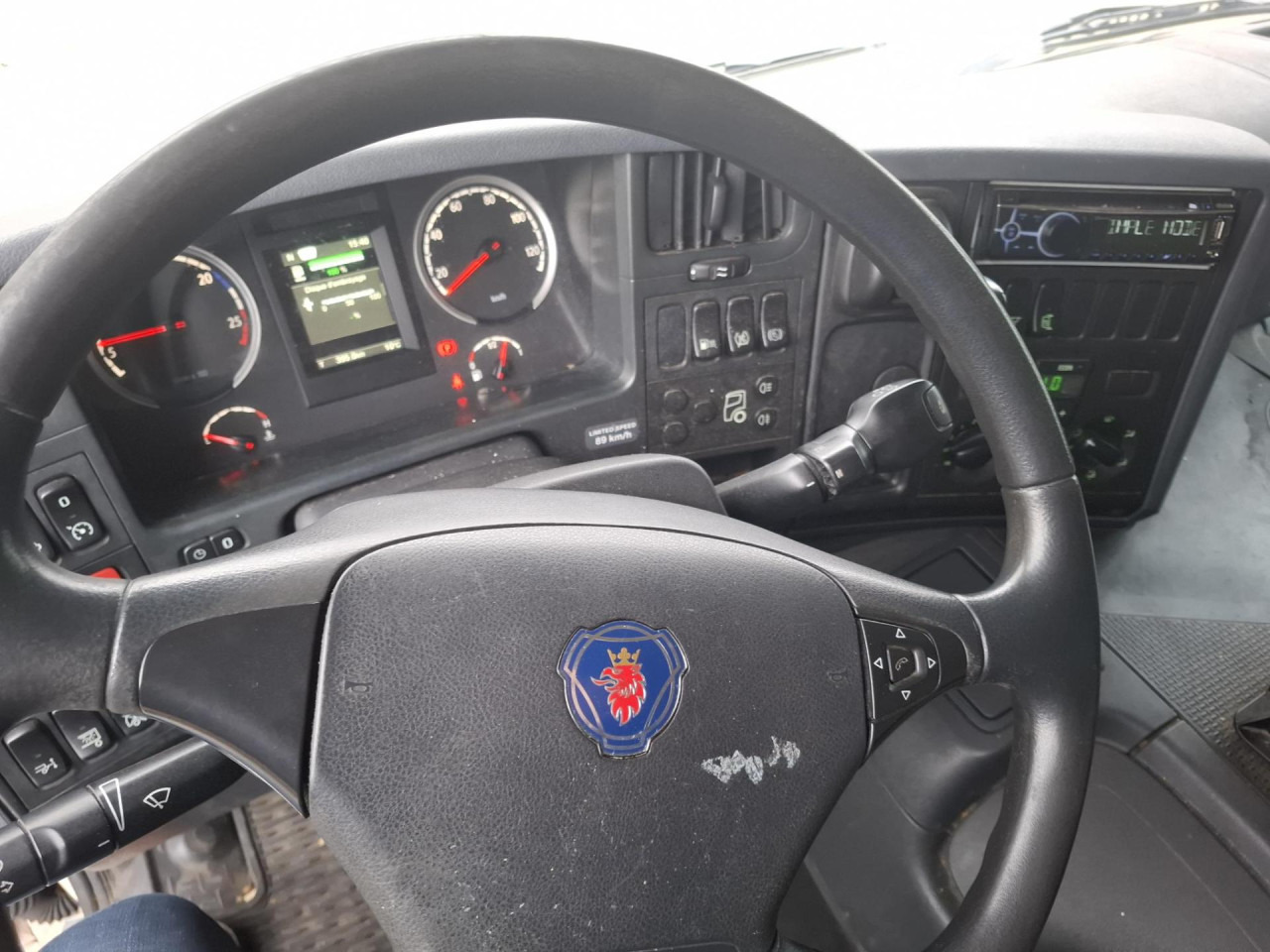 SCANIA SCANIA P250 Fourgon Hayon - Şasi kamyon: fotoğraf 4 SCANIA SCANIA P250 Fourgon Hayon - Şasi kamyon: fotoğraf 4