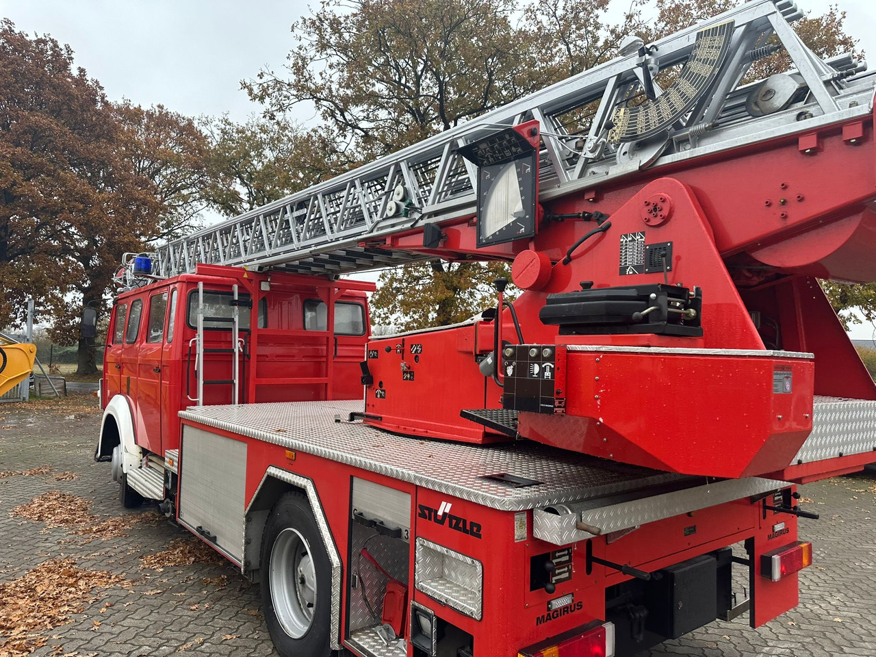 IVECO MAGIRUS 140-25A - İtfaiye aracı: fotoğraf 2 IVECO MAGIRUS 140-25A - İtfaiye aracı: fotoğraf 2
