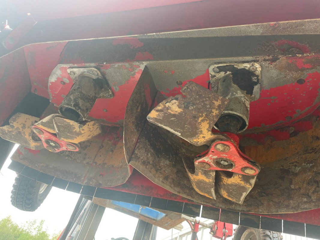 Grimme VT 170 - Üzüm hasat makinası: fotoğraf 2 Grimme VT 170 - Üzüm hasat makinası: fotoğraf 2