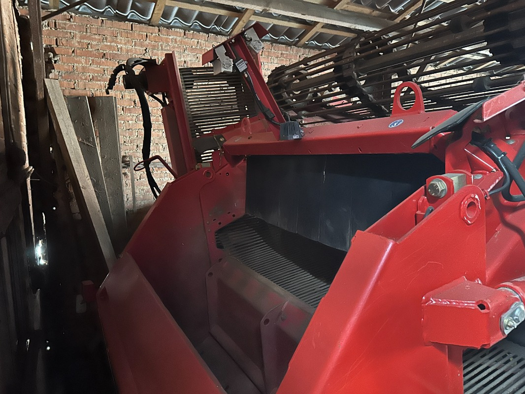Grimme CS 150 RotaPower XL - Patates hasat makinesi: fotoğraf 4 Grimme CS 150 RotaPower XL - Patates hasat makinesi: fotoğraf 4