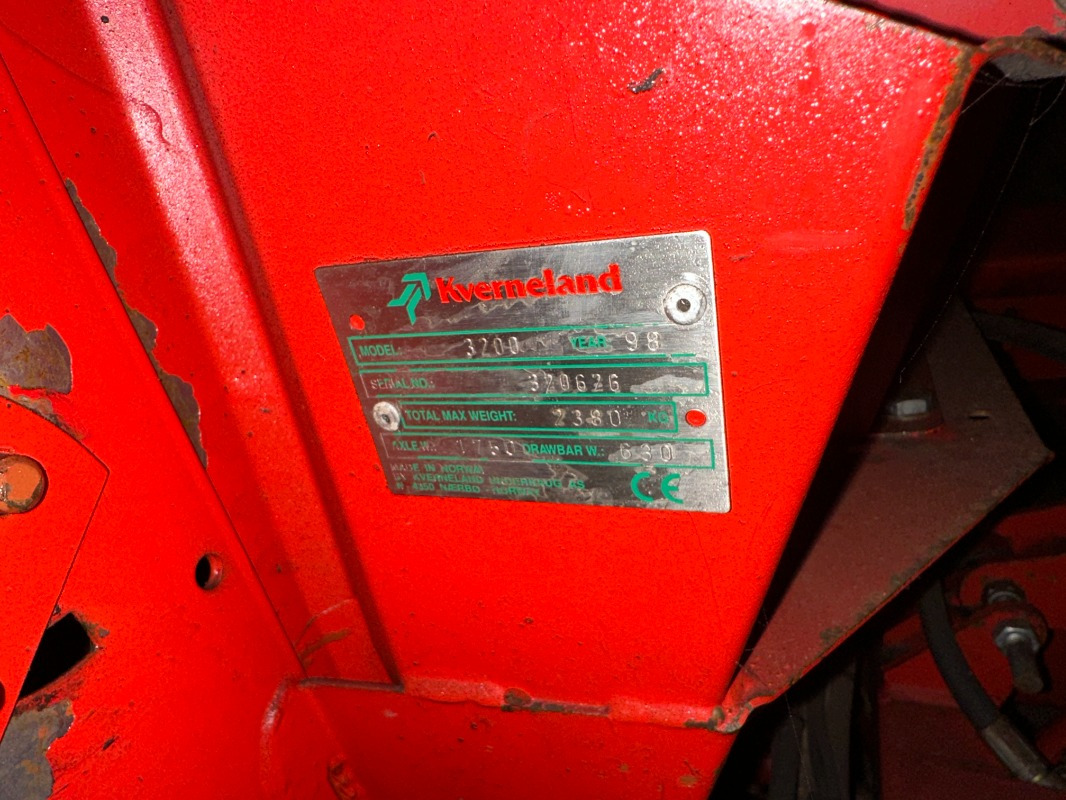 Kverneland UN-3200 - Hasat makinesi: fotoğraf 2 Kverneland UN-3200 - Hasat makinesi: fotoğraf 2