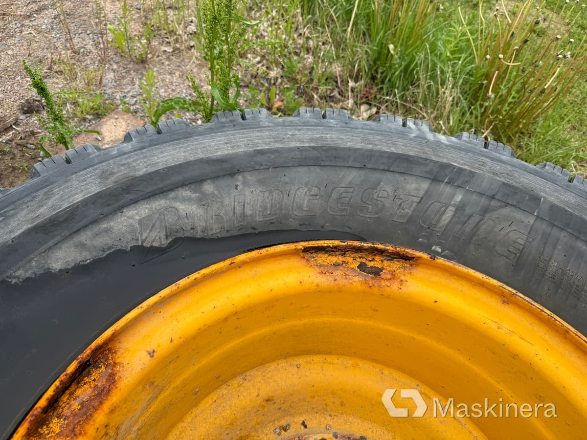 Bridgestone v steel snow 4 st entreprenad däck på fälg 20.5R25 - Komple tekerlek - İş makinaları: fotoğraf 5 Bridgestone v steel snow 4 st entreprenad däck på fälg 20.5R25 - Komple tekerlek - İş makinaları: fotoğraf 5