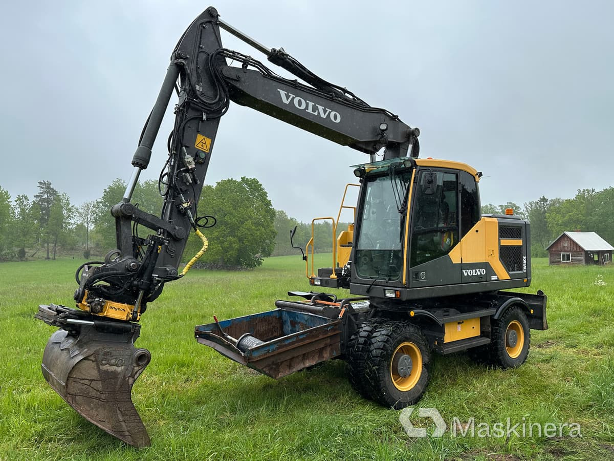 Hjulgrävare Volvo EW160E med vagn och redskap - Paletli ekskavatör: fotoğraf 1 Hjulgrävare Volvo EW160E med vagn och redskap - Paletli ekskavatör: fotoğraf 1