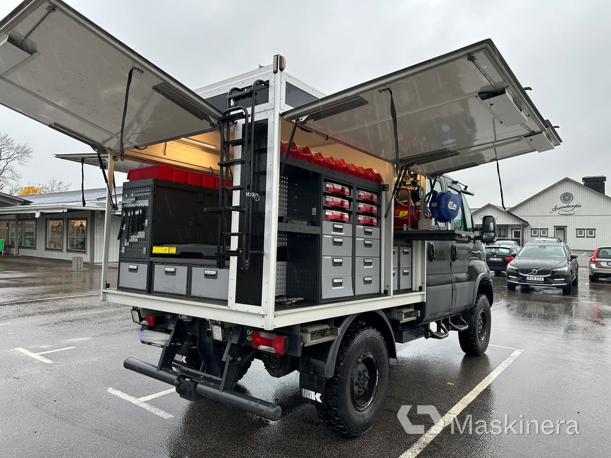 Iveco Daily 55-180 4x4 3.0 Arbetsbil Iveco Daily 4x4 3.0 - Panelvan: fotoğraf 5 Iveco Daily 55-180 4x4 3.0 Arbetsbil Iveco Daily 4x4 3.0 - Panelvan: fotoğraf 5