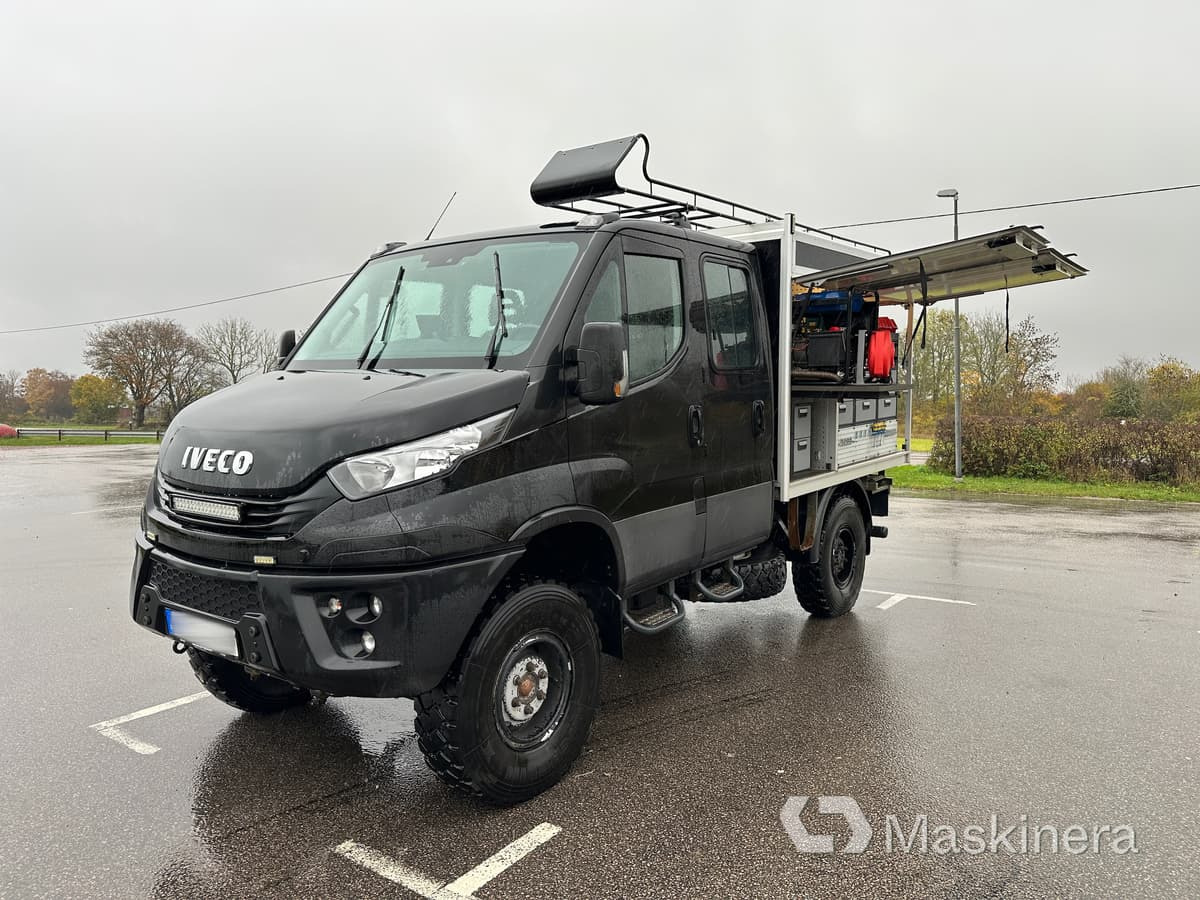 Iveco Daily 55-180 4x4 3.0 Arbetsbil Iveco Daily 4x4 3.0 - Panelvan: fotoğraf 1 Iveco Daily 55-180 4x4 3.0 Arbetsbil Iveco Daily 4x4 3.0 - Panelvan: fotoğraf 1