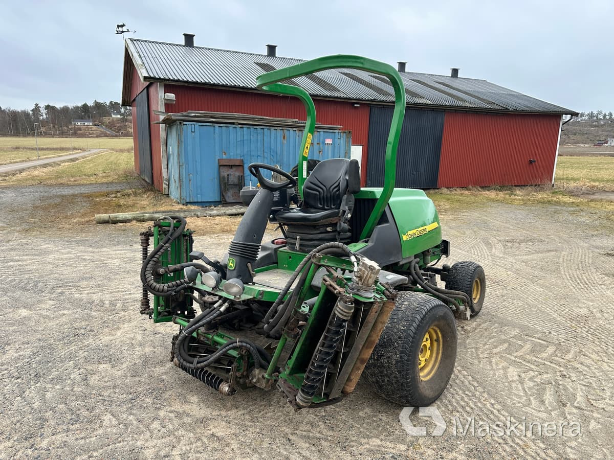 John Deere 7700 PC FM PrecisionCut Fairwayklippare - Çim biçme makinesi: fotoğraf 1 John Deere 7700 PC FM PrecisionCut Fairwayklippare - Çim biçme makinesi: fotoğraf 1