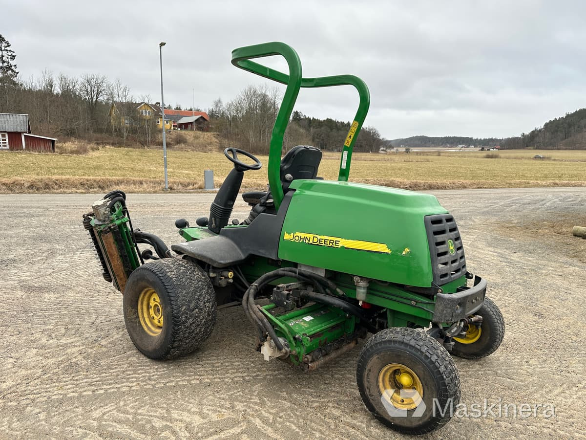 John Deere 7700 PC FM PrecisionCut Fairwayklippare - Çim biçme makinesi: fotoğraf 3 John Deere 7700 PC FM PrecisionCut Fairwayklippare - Çim biçme makinesi: fotoğraf 3