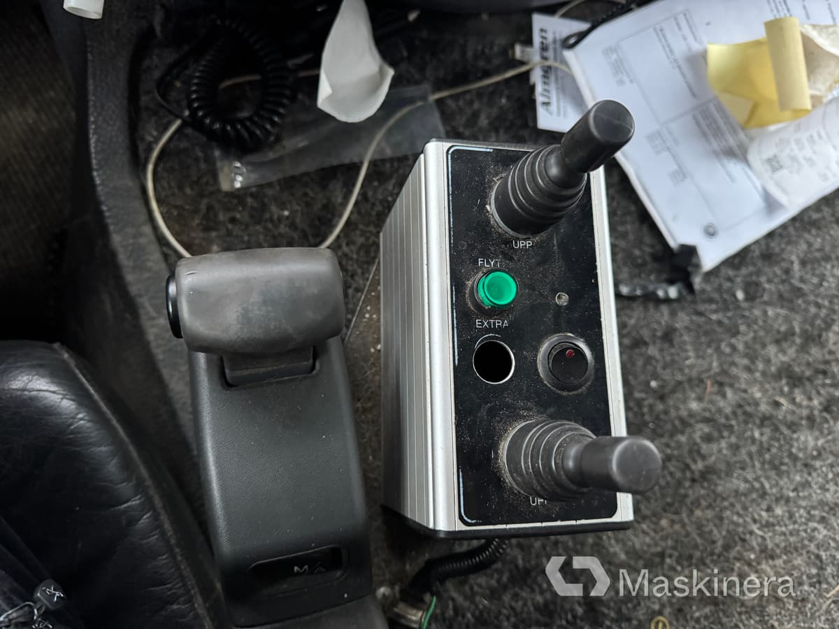 Kancalı yükleyici kamyon Mercedes-Benz Actros 2548 L Lastväxlare Mercedes-Benz 2548 L med flak: fotoğraf 30 Kancalı yükleyici kamyon Mercedes-Benz Actros 2548 L Lastväxlare Mercedes-Benz 2548 L med flak: fotoğraf 30