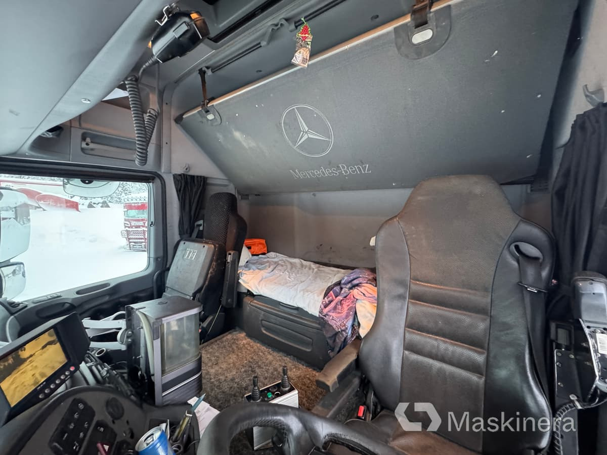 Kancalı yükleyici kamyon Mercedes-Benz Actros 2548 L Lastväxlare Mercedes-Benz 2548 L med flak: fotoğraf 15 Kancalı yükleyici kamyon Mercedes-Benz Actros 2548 L Lastväxlare Mercedes-Benz 2548 L med flak: fotoğraf 15