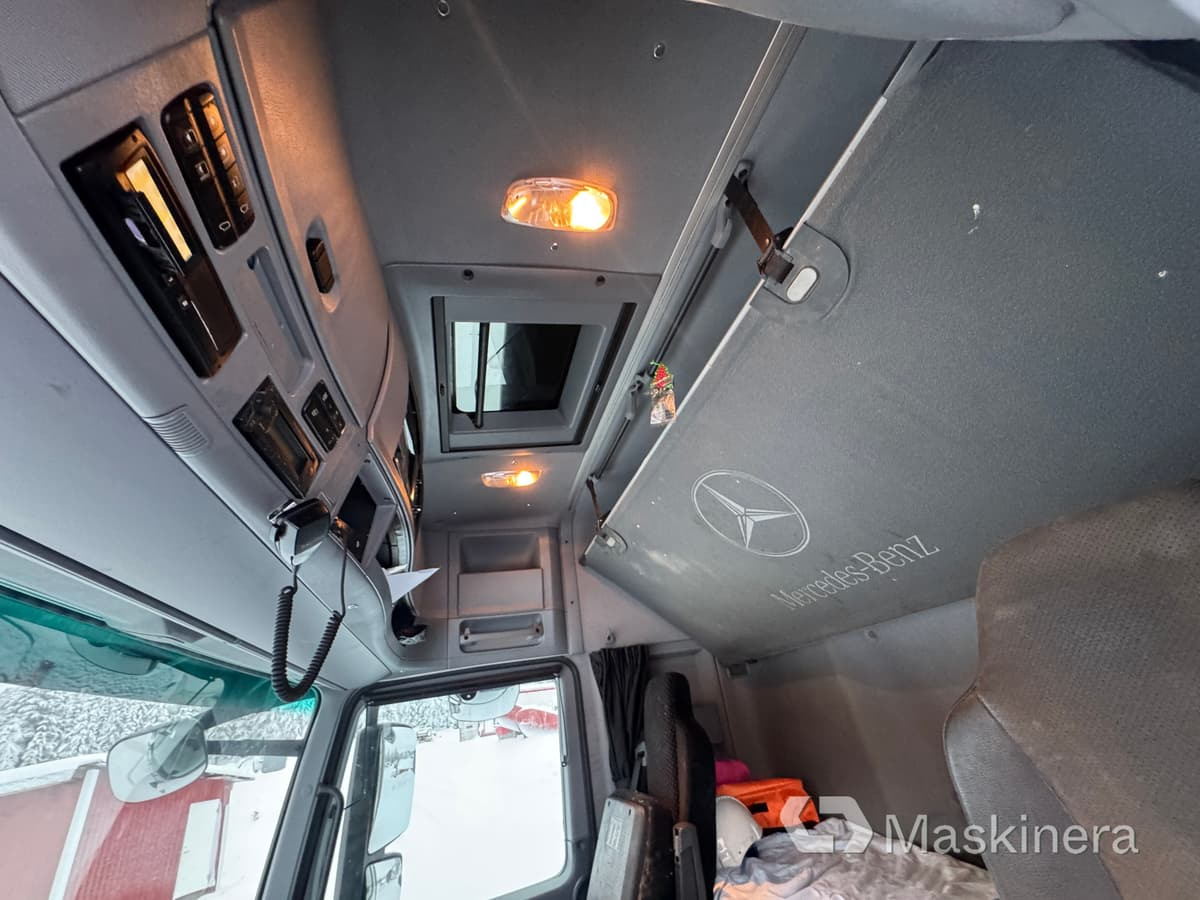 Kancalı yükleyici kamyon Mercedes-Benz Actros 2548 L Lastväxlare Mercedes-Benz 2548 L med flak: fotoğraf 16 Kancalı yükleyici kamyon Mercedes-Benz Actros 2548 L Lastväxlare Mercedes-Benz 2548 L med flak: fotoğraf 16