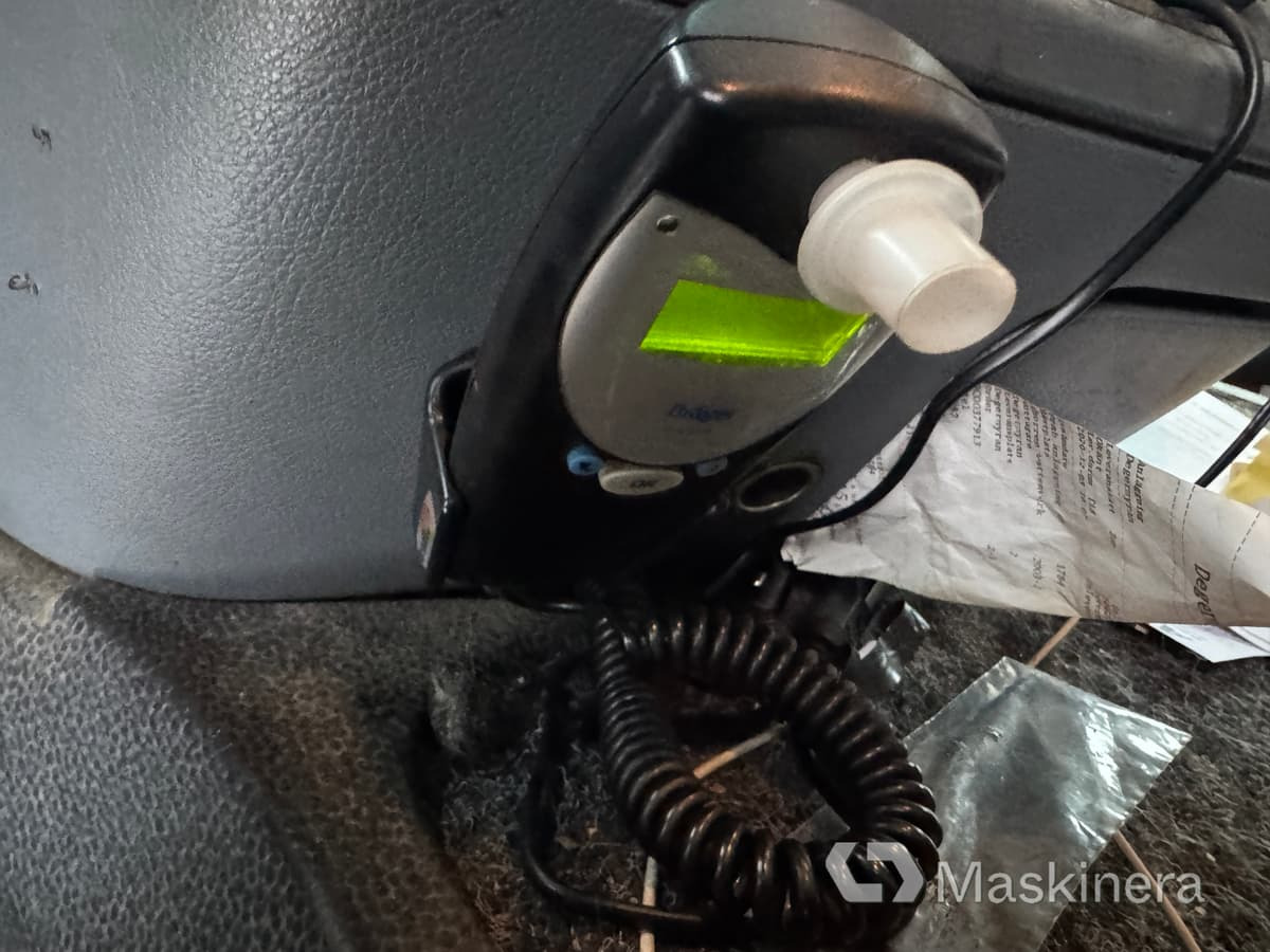 Kancalı yükleyici kamyon Mercedes-Benz Actros 2548 L Lastväxlare Mercedes-Benz 2548 L med flak: fotoğraf 37 Kancalı yükleyici kamyon Mercedes-Benz Actros 2548 L Lastväxlare Mercedes-Benz 2548 L med flak: fotoğraf 37