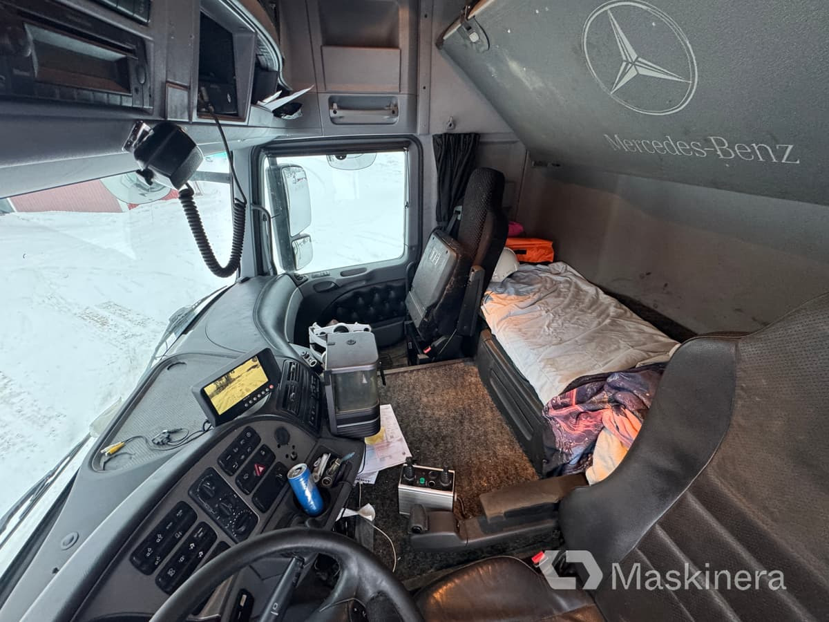 Kancalı yükleyici kamyon Mercedes-Benz Actros 2548 L Lastväxlare Mercedes-Benz 2548 L med flak: fotoğraf 17 Kancalı yükleyici kamyon Mercedes-Benz Actros 2548 L Lastväxlare Mercedes-Benz 2548 L med flak: fotoğraf 17