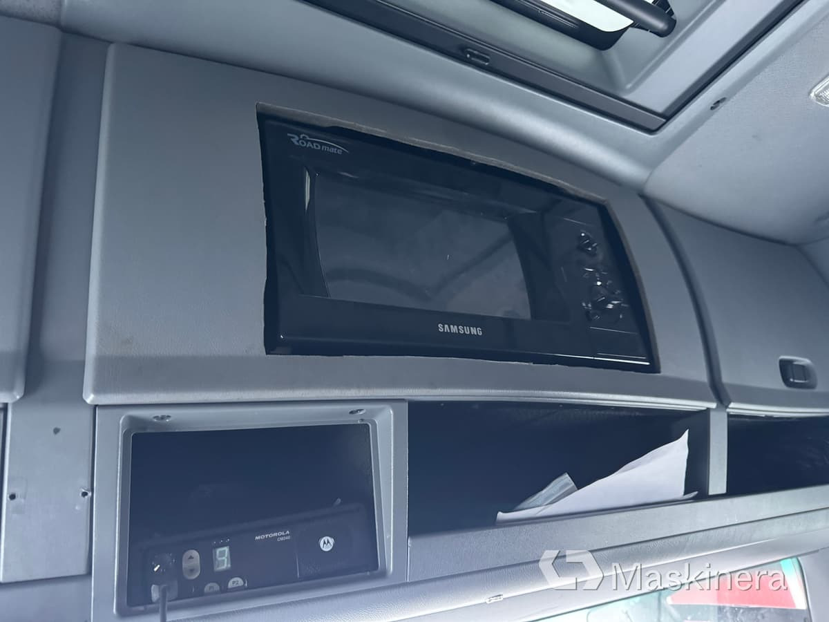 Kancalı yükleyici kamyon Mercedes-Benz Actros 2548 L Lastväxlare Mercedes-Benz 2548 L med flak: fotoğraf 29 Kancalı yükleyici kamyon Mercedes-Benz Actros 2548 L Lastväxlare Mercedes-Benz 2548 L med flak: fotoğraf 29