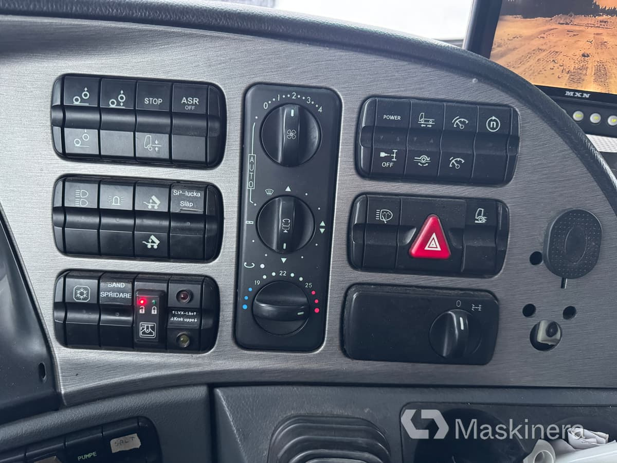 Kancalı yükleyici kamyon Mercedes-Benz Actros 2548 L Lastväxlare Mercedes-Benz 2548 L med flak: fotoğraf 22 Kancalı yükleyici kamyon Mercedes-Benz Actros 2548 L Lastväxlare Mercedes-Benz 2548 L med flak: fotoğraf 22