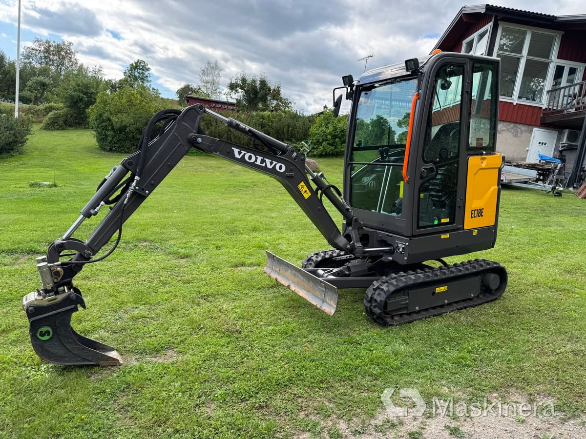 Minigrävare Volvo EC18R Minigrävare Volvo EC18E med trailer - Paletli ekskavatör: fotoğraf 1 Minigrävare Volvo EC18R Minigrävare Volvo EC18E med trailer - Paletli ekskavatör: fotoğraf 1