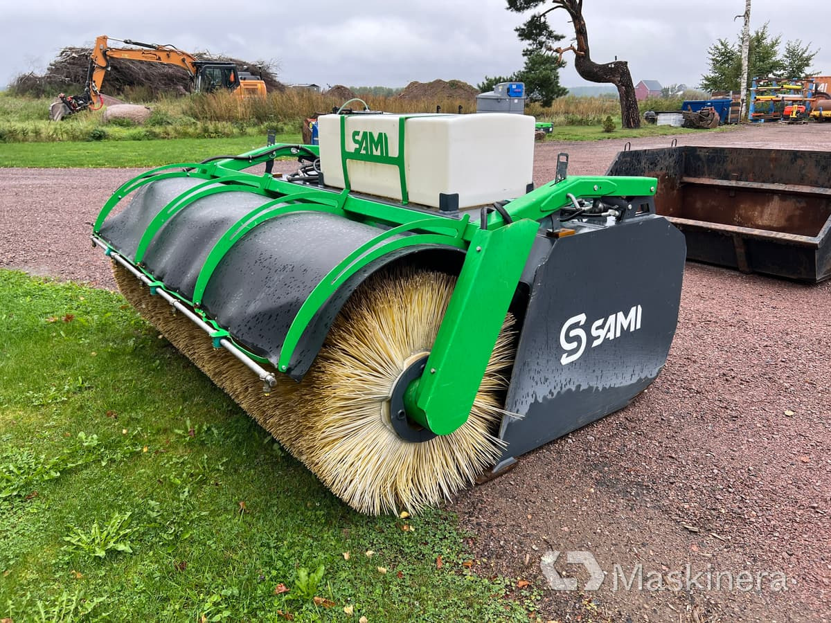 Sopskopa Sami K2500 med bevattning - Yol süpürme aracı: fotoğraf 1 Sopskopa Sami K2500 med bevattning - Yol süpürme aracı: fotoğraf 1