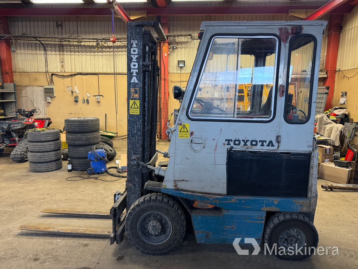 Toyota Atlet FBA 25 Truck Toyota FBA 25 - Elektrikli forklift: fotoğraf 3 Toyota Atlet FBA 25 Truck Toyota FBA 25 - Elektrikli forklift: fotoğraf 3