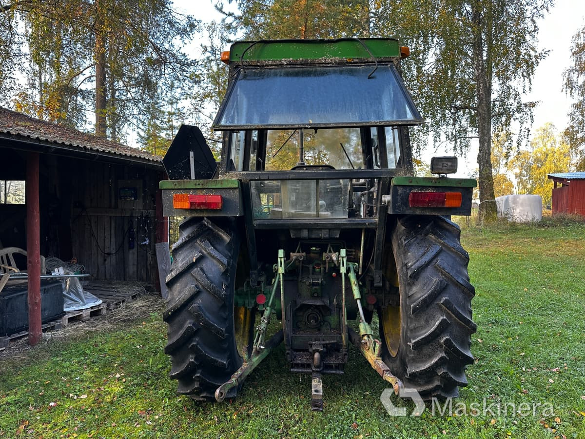 Traktor John Deere 2130 (Rep.objekt) - Traktör: fotoğraf 3 Traktor John Deere 2130 (Rep.objekt) - Traktör: fotoğraf 3